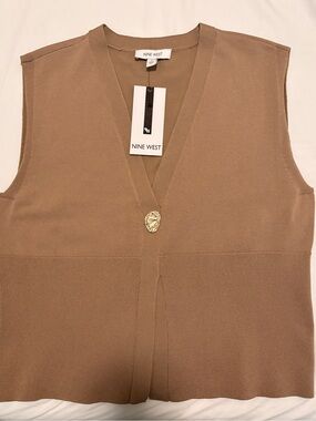 Nine West Camel/Tan Sleeveless V-Neck Knit Vest with Decorative Button M - New